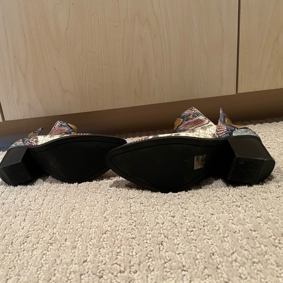 Jeffrey Campbell Cromwell Bootie - Picture 4 of 7